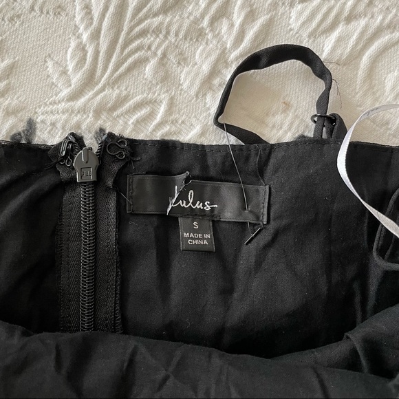 NWOT Lulu’s Flirting with You Black Tiered Pom Pom Midi Dress Small - Picture 8 of 11